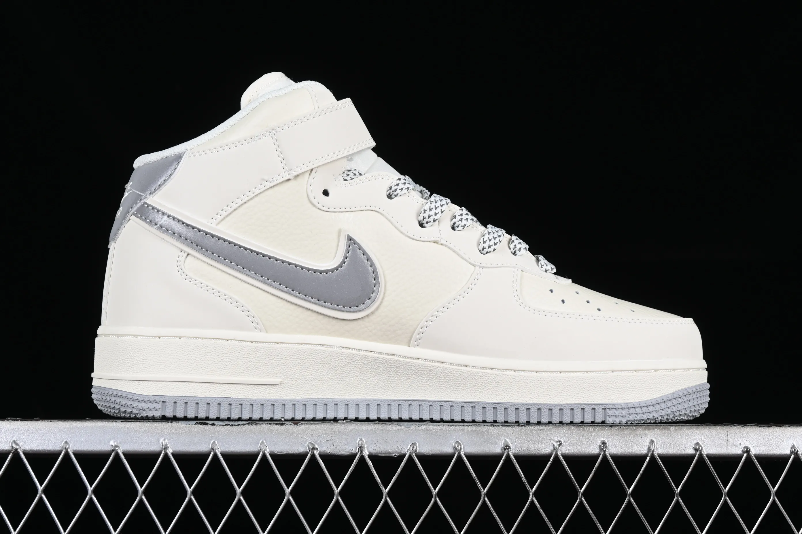 All categories Nk Air Force 1 Air Force series Nk Air Force 1 Mid Air Force mid-top Nk Air Force 1'07 Mid beige gray hook Starry Air Force One mid-top casual sneakers SH0235-522